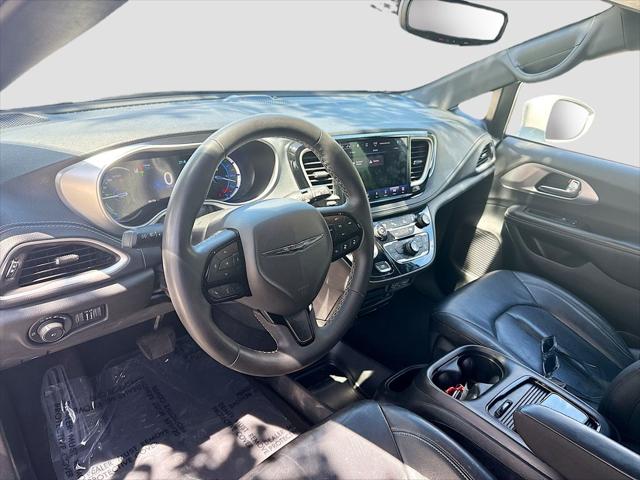 2022 Chrysler Pacifica Hybrid Touring L
