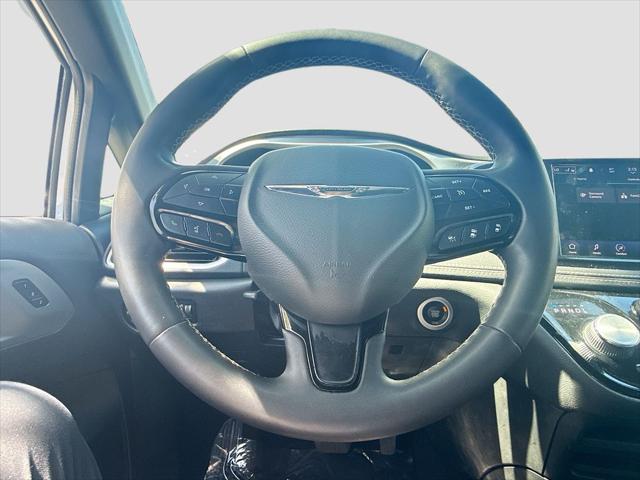 2022 Chrysler Pacifica Hybrid Touring L