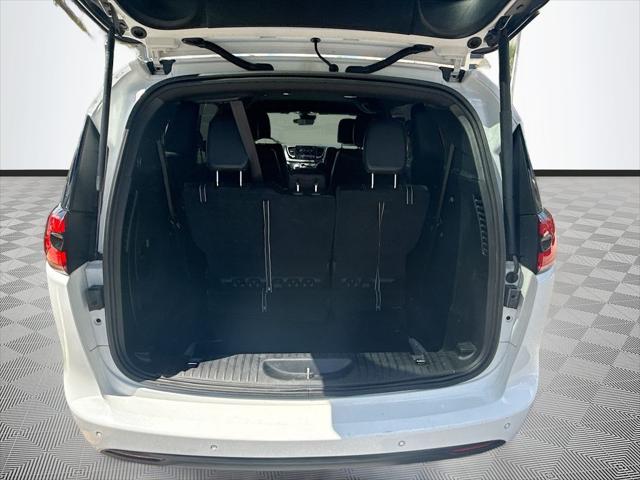 2022 Chrysler Pacifica Hybrid Touring L