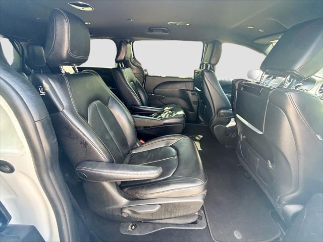 2022 Chrysler Pacifica Hybrid Touring L