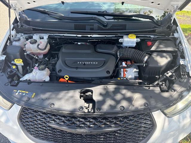 2022 Chrysler Pacifica Hybrid Touring L
