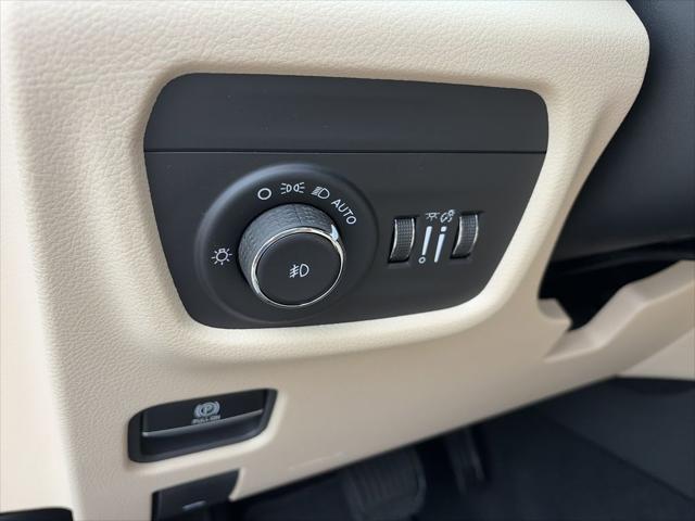 2026 Jeep Grand Cherokee Limited 4x2