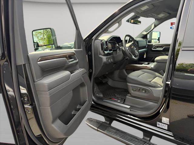 2026 Chevrolet Silverado 2500HD Crew Cab, Standard Bed, LT, 4WD