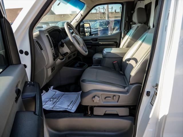 2020 Nissan 3500 SL High Roof V8