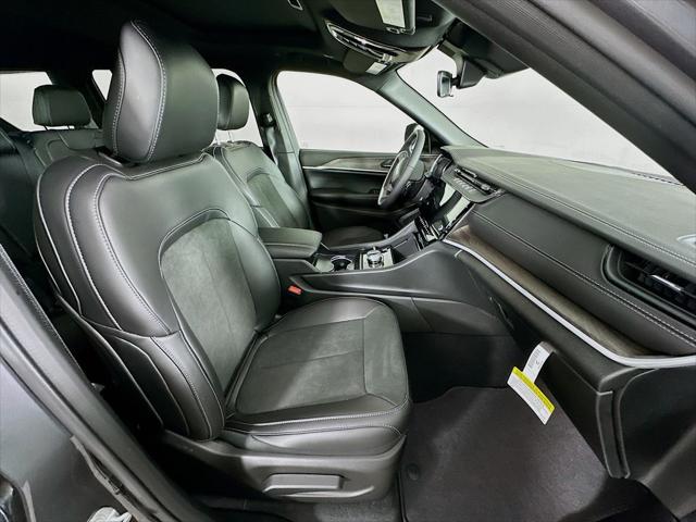 2026 Jeep Grand Cherokee L Altitude 4x4