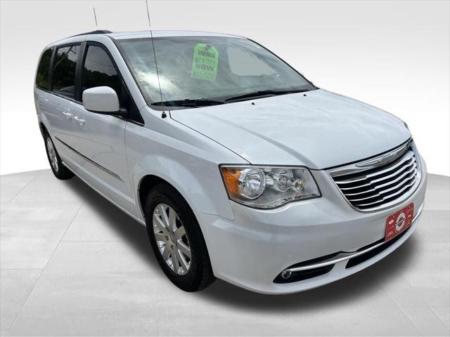 2016 Chrysler Town & Country Touring