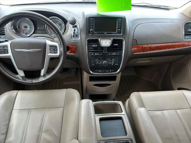 2016 Chrysler Town & Country Touring