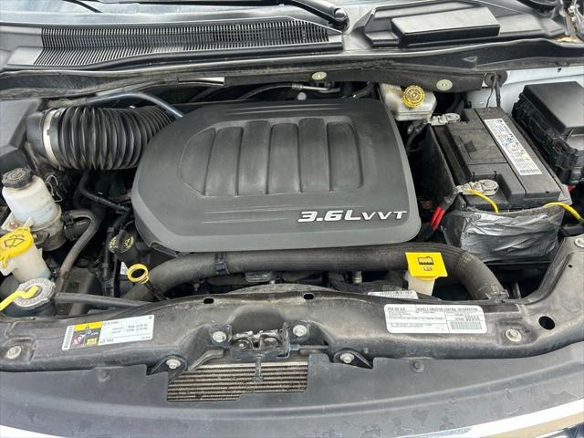 2016 Chrysler Town & Country Touring