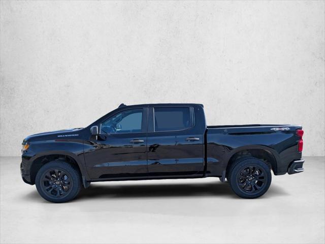 2023 Chevrolet Silverado 1500 4WD Crew Cab Short Bed Custom