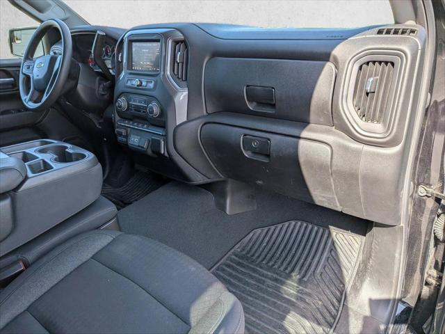2023 Chevrolet Silverado 1500 4WD Crew Cab Short Bed Custom