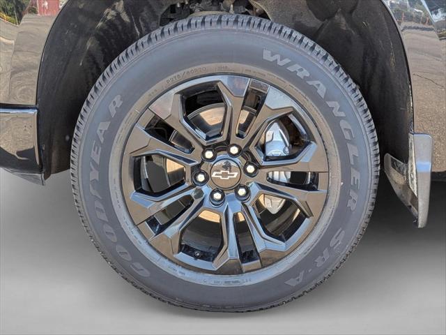 2023 Chevrolet Silverado 1500 4WD Crew Cab Short Bed Custom