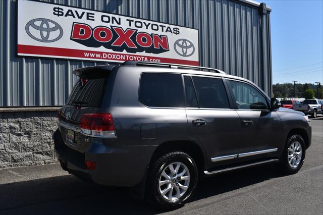 2018 Toyota Land Cruiser V8
