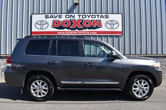 2018 Toyota Land Cruiser V8