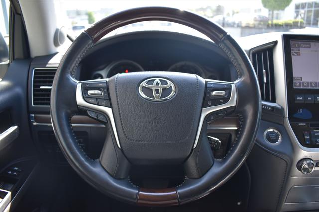 2018 Toyota Land Cruiser V8