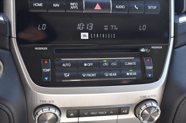 2018 Toyota Land Cruiser V8