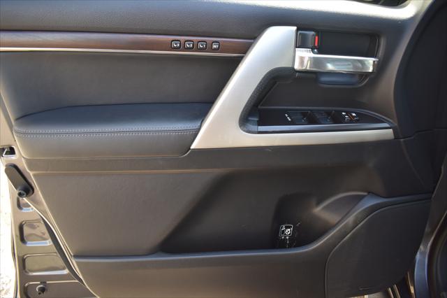 2018 Toyota Land Cruiser V8