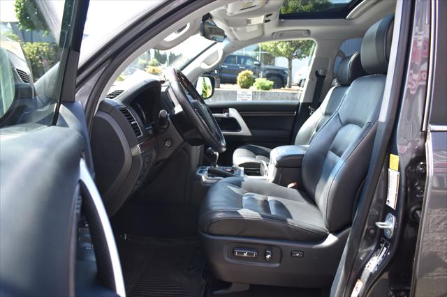 2018 Toyota Land Cruiser V8