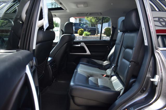 2018 Toyota Land Cruiser V8