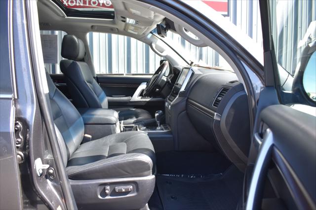 2018 Toyota Land Cruiser V8
