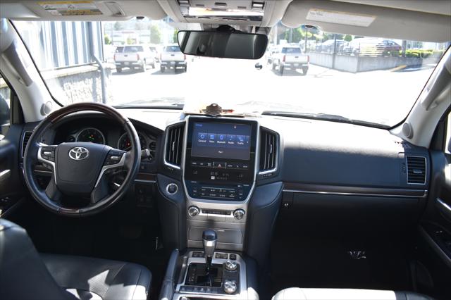 2018 Toyota Land Cruiser V8