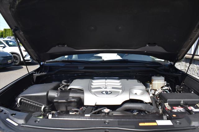2018 Toyota Land Cruiser V8
