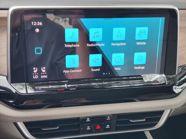 2026 Volkswagen Atlas SE with Technology