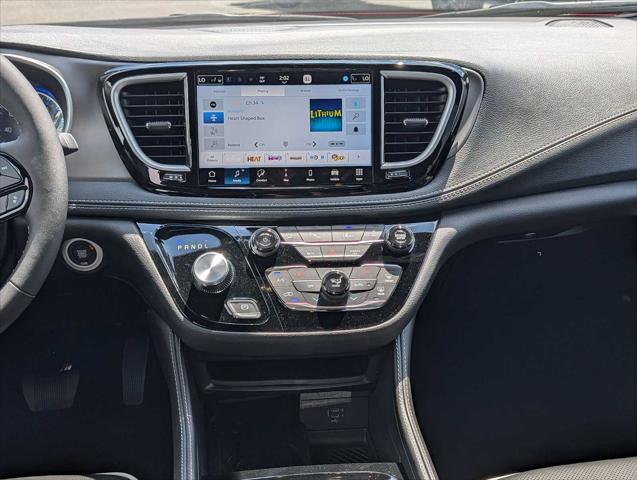 2027 Chrysler Pacifica Limited
