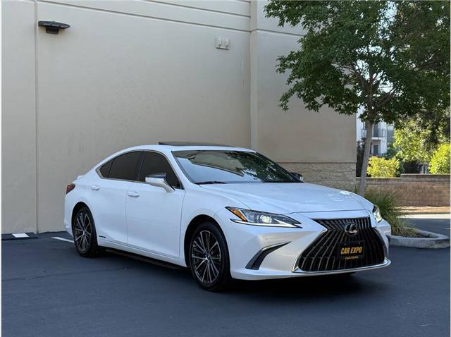 2022 Lexus ES 300h Base 4dr Sedan