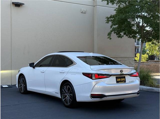 2022 Lexus ES 300h Base 4dr Sedan