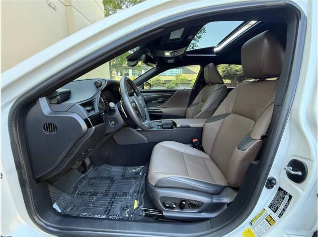 2022 Lexus ES 300h Base 4dr Sedan