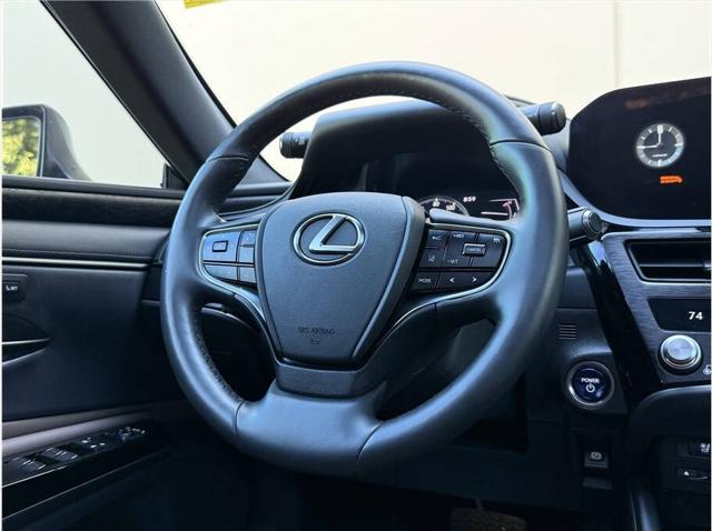 2022 Lexus ES 300h Base 4dr Sedan