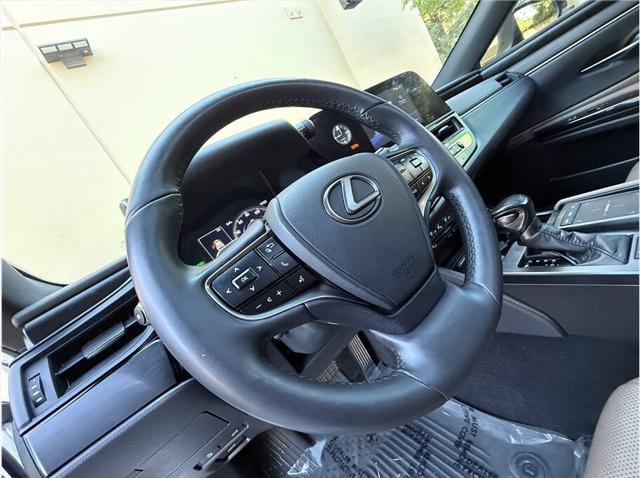 2022 Lexus ES 300h Base 4dr Sedan