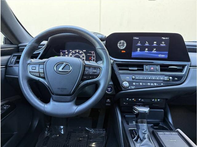 2022 Lexus ES 300h Base 4dr Sedan