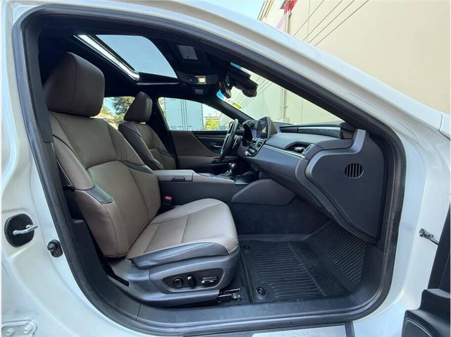 2022 Lexus ES 300h Base 4dr Sedan