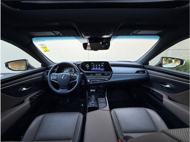 2022 Lexus ES 300h Base 4dr Sedan