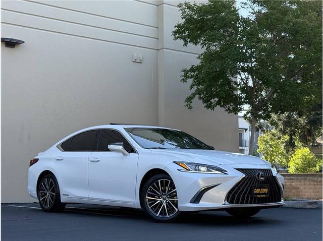 2022 Lexus ES 300h Base 4dr Sedan