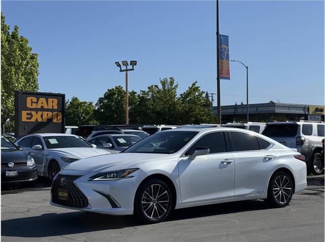 2022 Lexus ES 300h Base 4dr Sedan