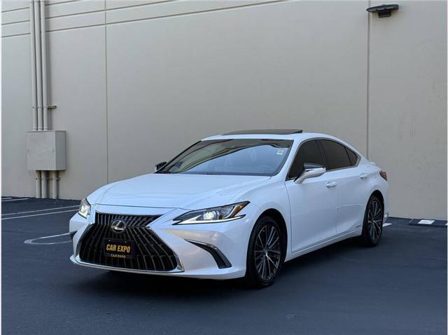 2022 Lexus ES 300h Base 4dr Sedan
