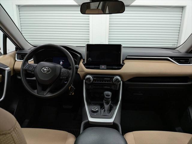 2023 Toyota RAV4 Hybrid LE