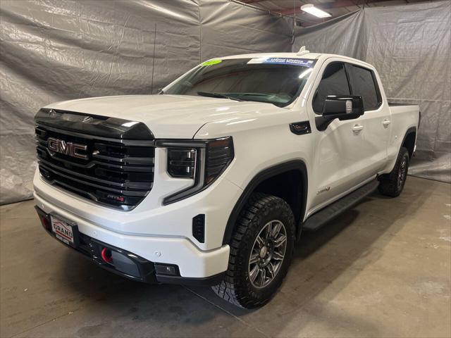 2024 GMC Sierra 1500 4WD Crew Cab Standard Box AT4