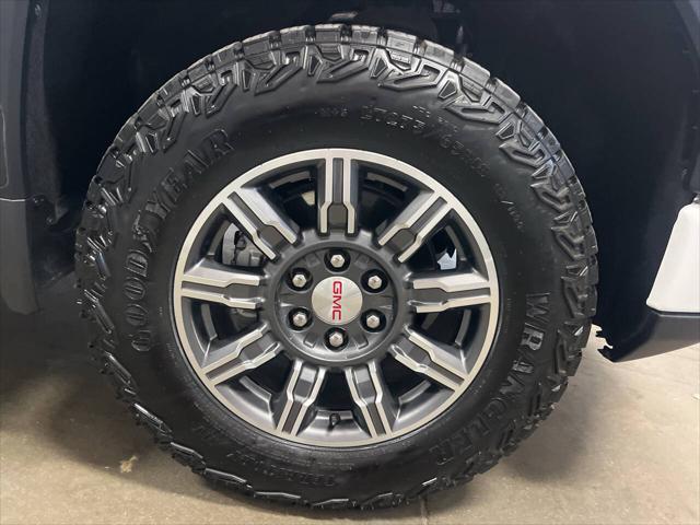 2024 GMC Sierra 1500 4WD Crew Cab Standard Box AT4