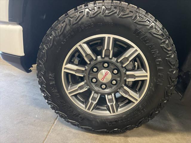 2024 GMC Sierra 1500 4WD Crew Cab Standard Box AT4