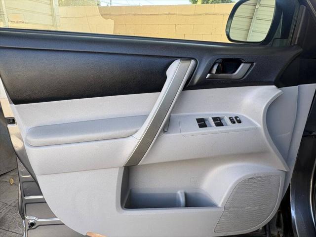 2011 Toyota Highlander Base V6