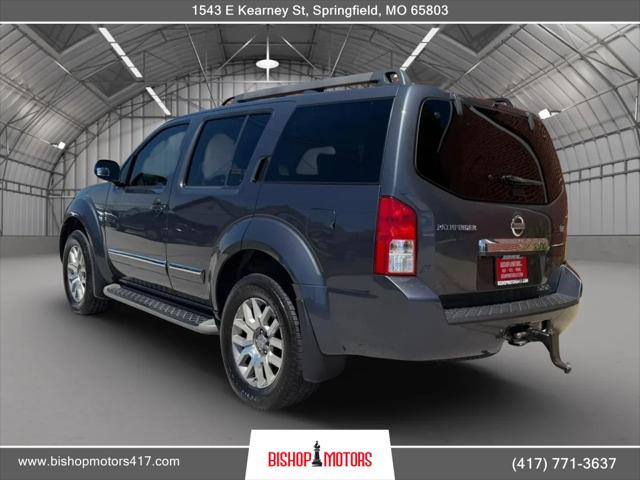 2011 Nissan Pathfinder LE