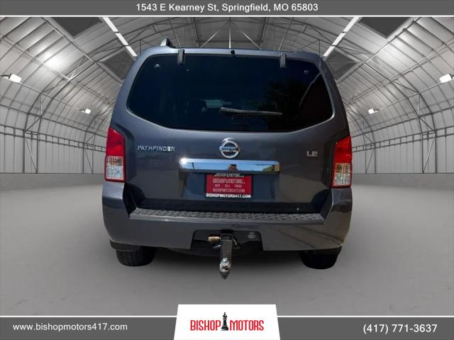 2011 Nissan Pathfinder LE