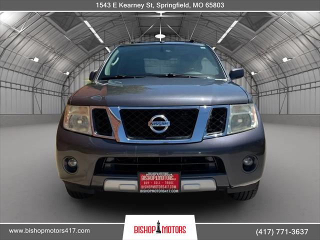 2011 Nissan Pathfinder LE