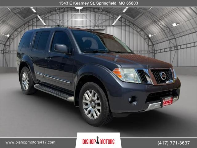 2011 Nissan Pathfinder LE