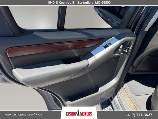2011 Nissan Pathfinder LE