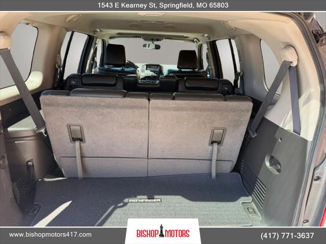 2011 Nissan Pathfinder LE