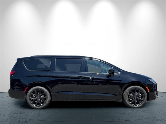 2027 Chrysler Pacifica Limited